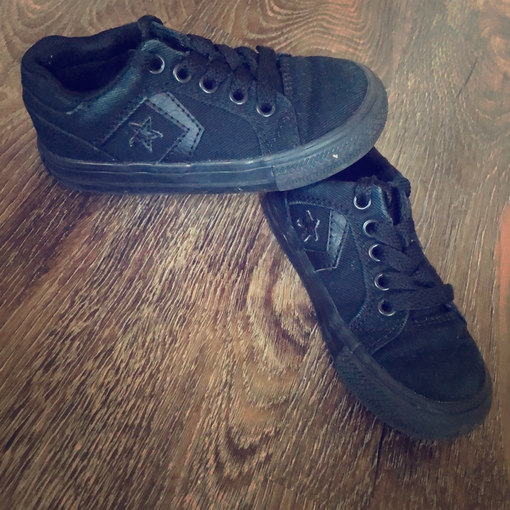 Boys converse